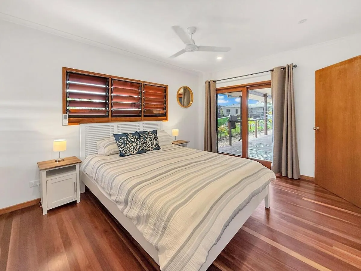 105 On Reid Villa South Mission Beach Australia